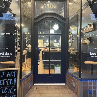 Front entrance to Leonidas in Rockridge