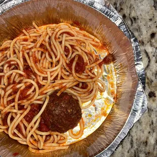 Spaghetti and meatball