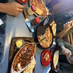 Medium Pan pizza  Small thin pepperoni pizza  Lasaña and Alfredo