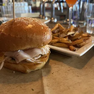 Turkey sandwich, pomme frites