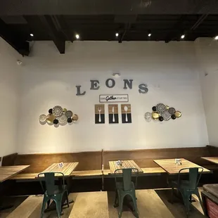 sushi and sashimi, interior