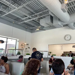 Inside Leo&apos;s clean and bumping!