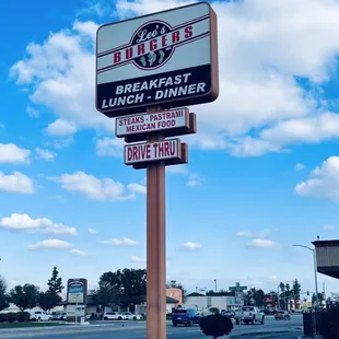 Leo&apos;s Burgers