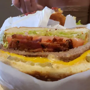 Bqcon cheeseburger