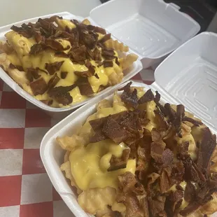 Cheese fries with bacon