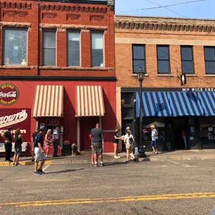 They're right next to each other lol