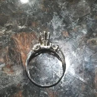 Body beautifully shaped I to a circular formation to fit my finger again lol