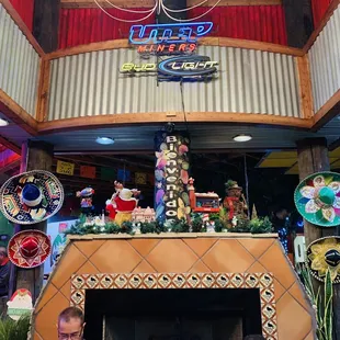 A welcoming and festive entryway, greeting you with &quot;Bienvenidos :) !&quot;