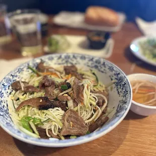 Bun thit nuong (BBQ pork with vermicelli noodles)