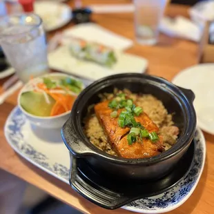 Salmon clay pot rice