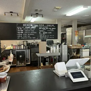 Front of Le's Baguette