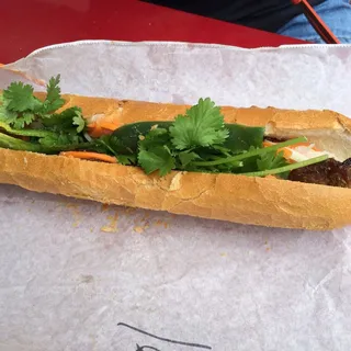 Banh Mi Thit Nuong Baguette (Grilled Pork Sandwich)