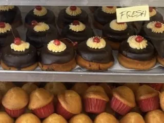 La Luna Bakery