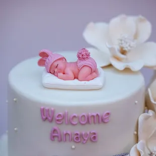 a welcome baby cake