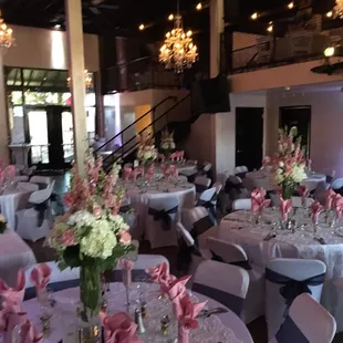 Helped my mom with a gift delivery and found out that my friends at Leslie's  did the flowers... Beautiful job guys.