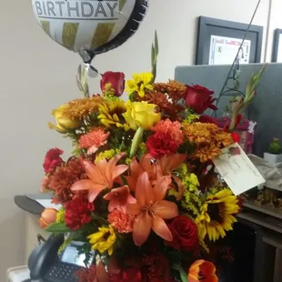 They did it again! A beautiful Birthday arrangement sent for the best woman we know! Thanks Leslie's Custom Floral Floral!