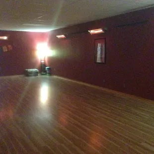 Inviting you to come and feel good with lots of stretch and breath!