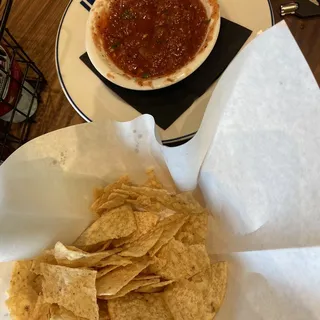CHIPS & SALSA
