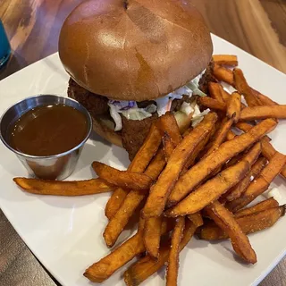 FRIED CHICKEN SANDWICH