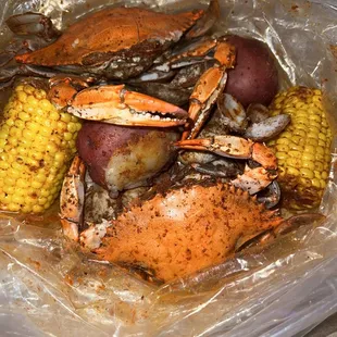 Seafood Combo Blue Crab 1 lb. Clams