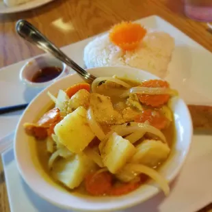 Yellow curry dinner combo plate