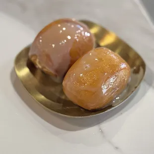 Deep fried bun with condensed milk: simple but delicious