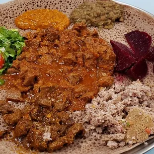 Spicy beef (center) the beef lower left-aswaze tibisi- is what I actually ordered.