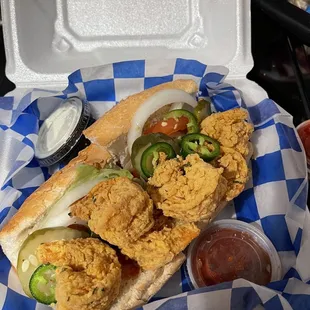 Shrimp po&apos;boy