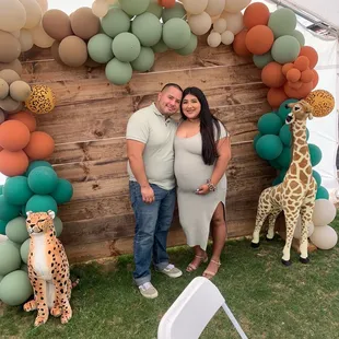 Balloons and wooden backdrop, cute props