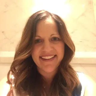 Suzi S.