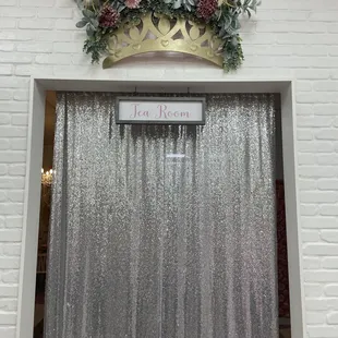 Waiting for elsa!