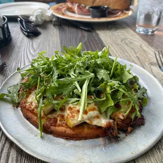 Pear Gorgonzola Arugula Pizza