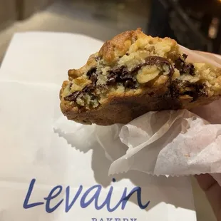 Chocolate Chip Walnut Cookie