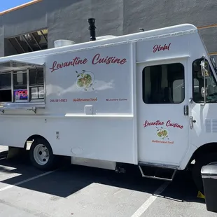 Truck outside of Crucible Brewery in Woodinville