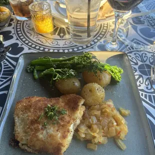 Delicious Crust Cod with Orange Chutney, broccoli and Yukon gold potatoes
