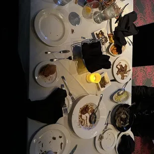 Didnt clear dirty plate . Bad service !