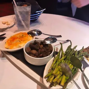 Garlic potato's, mushrooms and asparagus