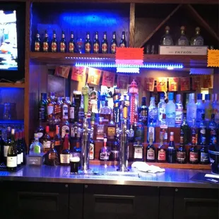 Guiness, harp, smithwicks, Sammy Adams mix and seasonal. Tons of top shelf.
