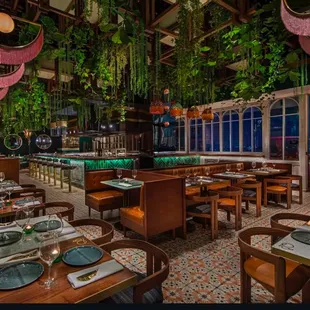 Que Barbaro by ray Garcia