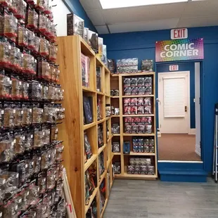 Paintable D&amp;D minis, characters and furniture. Chessmen maps and markers for them.