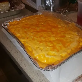 Worst Mac&amp;Cheese ever! Look at the corners, they used slice pasteurized cheese.  Where the eggs, milk, salt, pepper, sharp cheese. ‍
