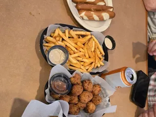 Barracudas Locust Point Tavern