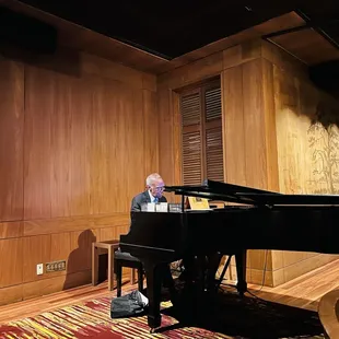 Tommy James on piano!