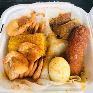 Garlic Shrimp Combo - Shrimps, corn, potato, sausage and egg