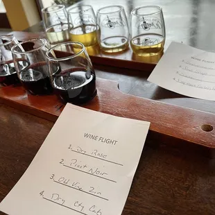 Red and white wine flights