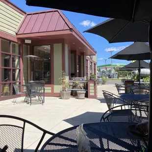 Patio - it&apos;s dog friendly!