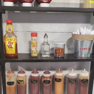 Great sauce selection, hot mustard and pineapple are my favorite.