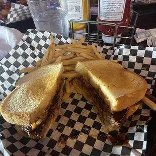 KC smokehouse burger. 8/10