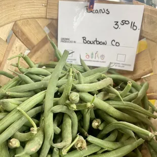 reen beans in a basket