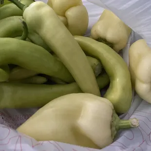 reen peppers and white peppers